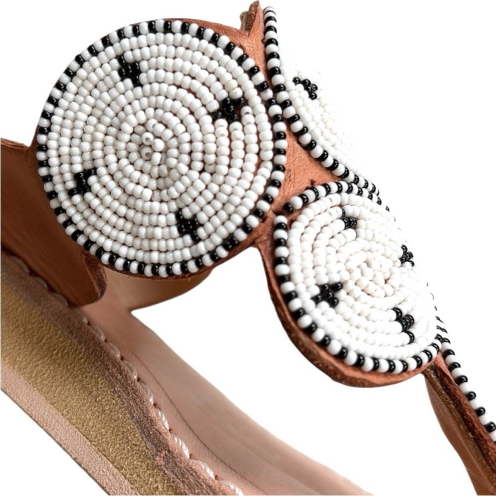 Like New LaidBack London Leather Beaded
Medallion Sandals Size 7 Retail $115.00 - Picture 8 of 9